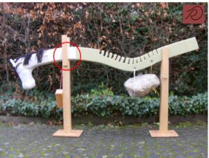 Pferdemodell mit tiefliegendem Widerrist